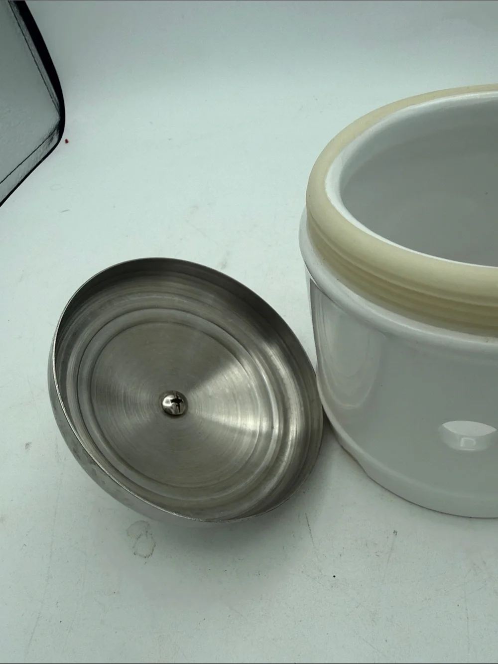 Williams Sonoma Ceramic Garlic Canister Silver Lid - Chipped